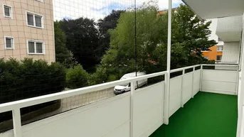 Expose Helle, vermietete 2 Zimmer Wohnung mit großzügigen Balkon in Salzburg/Elisabeth Vorstadt