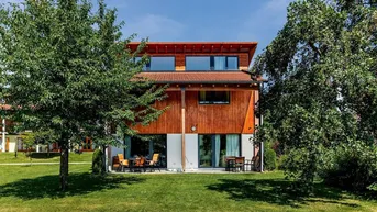 Expose Exklusive Maisonettewohnung mit zwei Schlafzimmern in erster Reihe mit Blick auf den Yachthafen