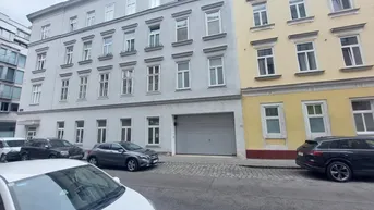 Expose PRIVAT_4_Stellplätze in Doppel-Stapelparker neben Klinik Landstraße