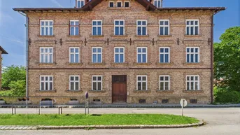 Expose Wo Vision auf Potenzial trifft: Zinshaus 2 - NEUNKIRCHEN - Entwicklungsobjekt in Bestlage