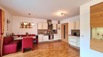 Expose Traumhafte Wohnung in exklusiver, kleiner Wohnanlage in Zell am See, mit großem Balkon und herrlichem Blick in´s Grüne, Lift, Garagenplatz!