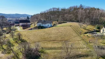 Expose Großes sonniges Baugrundstück mit Weitblick
