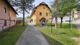 Expose Mehrobjekthaus mit Potential als Anlage auch für Gastronomie in guter und zentraler Dorflage!