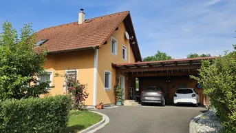 Expose Gabersdorf! - Gepflegtes Einfamilienhaus mit Terrasse und Doppel-Carport in Siedlungslage!
