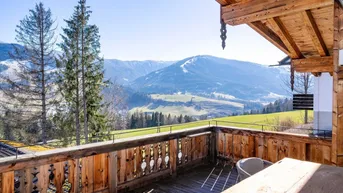 Expose ZWEITWOHNSITZ! Neuwertiges Ferienhaus mit Panoramablick in Sonnenlage von Leogang