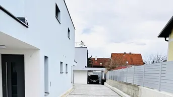 Expose Moderne Doppelhaushälfte mit 2 Terrassen ,Eigengarten und Stellplatz in Bestlage von Gerasdorf / Oberlisse!