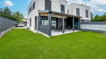 Expose EXKLUSIVES ,MODERNES WOHNEN IM 4 ZIMMER REIHENHAUS IN STRASSHOF AN DER NORDBAHN !!!