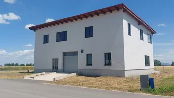 Expose Neuwertiges Betriebsobjekt in Orth an der Donau – Ihr Raum für Erfolg! 620.000€