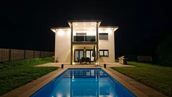 Expose Exklusives Traumhaus mit Pool und Smart-Home-Ausstattung
