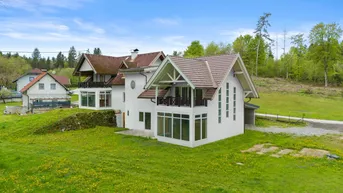 Expose Großzügiges Einfamilienhaus mit Indoor-Pool
