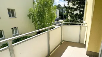 Expose Helle, top-sanierte 2-Zimmer-Wohnung mit Balkon &amp; Innenhofblick