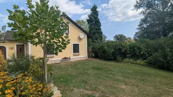 Expose Einfamilienhaus mit Garten und Garage zu vermieten
