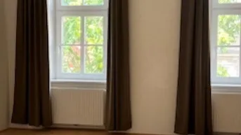Expose Wunderschöne, helle 2-Zimmer-Altbau-Wohnung in Graz mit Balkon – Top gepflegt zur Miete!