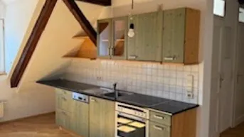 Expose Stilvolles Wohnen: WG- Hit! Dachgeschosswohnung in Zentraler Lage, gepflegt und lichtdurchflutet- Ihr neues Zuhause wartet!