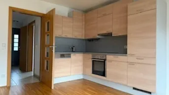 Expose Wohn- und Lebensqualität: Lichtdurchflutete Wohnung im Herzen von St. Peter in Ruhelage eingebettet, Wohnen/Essen/Kochen, Schlafzimmer, Balkon