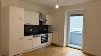 Expose Schöne, sanierte Altbauwohnung mit Balkon nähe Hauptbahnhof Graz, 2-Zimmer-Wohnung, Küche/Essen mit Balkon in den Innenhof