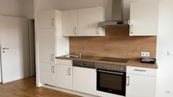 Expose Charmante, lichtdurchflutete Dachgeschoßwohnung in zentraler Lage: geräumige 1 Zimmerwohnung, moderne Küchen- und Badausstattung, modern saniert!