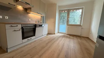 Expose Erstbezug: Helle Wohnung mit Westbalkon inkl. Parkplatz &amp; perfekter Infrastruktur