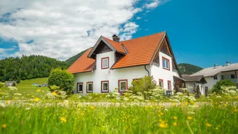 Expose Raum für Neues - Haus mit Doppelgarage im Grünen