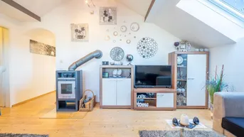 Expose Leben im Zentrum - charmante 2-3 Zimmer Wohnung im Dachgeschoss – hell, offen, charmant