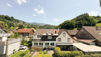 Expose Renovierte 3,5-Zimmer-Wohnung mit zwei Balkonen und Garage