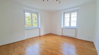 Expose Sonnige 4-Zimmer-Wohnung mitten im Herz-Jesu-Viertel zu vermieten: Ideal für WGs und Familien