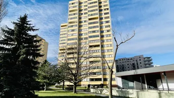 Expose JUWEL im 11. Wiener Gemeindebezirk, Fernblick, tolle 3 Zimmerwohnung mit Loggia im 8. Liftstock