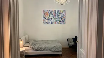 Expose Charmante möblierte 2-Zimmer Altbauwohnung mit Parkett in Traumlage am Schottentor - Perfekt für den Sommer