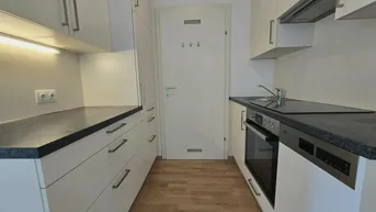 Expose Moderne 2 Wohnung mit zwei großen Balkonen und Tiefgaragenplatz - ab sofort - Eggenberg!