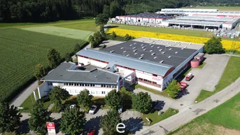 Expose Produktions- und Lagerhalle mit hervorragender Verkehrsanbindung.