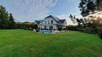 Expose "Ihr Traum wird wahr" Gartenparadies, Eleganz, Komfort, ein energieeffizientes Zuhause für ihre Familie