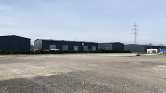 Expose bis zu 3000m² Stellplätze für LKW oder Bus mit geräumiger Umkehrmöglichkeit zur Vermietung "Super Lage" Nähe zur Autobahnauffahrt S1