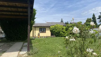 Expose BUNGALOW "Jetzt den Sommer genießen" Bungalow auf Pachtgrund mit großem Garten und Pool beim Badeteich Steinbrunn