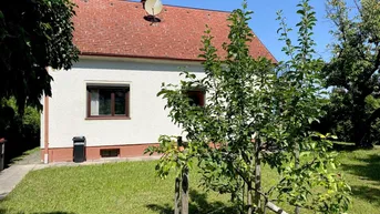 Expose Neubau oder Sanierung, Grund mit südseitigem Garten in ruhiger Lage