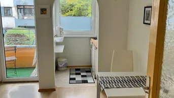 Expose Garconniere mit Balkon