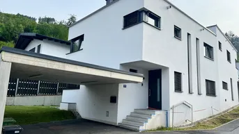 Expose Modernes Doppelhaus mit Garten und Carport in Inzing
