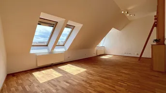 Expose Luxus-Loft-Apartment - Maisonettenwohnung im Dachgeschoss - Historischer Altbau!