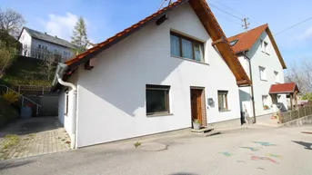 Expose Charmantes Einfamilienhaus inkl. großzügigem Garten - Wolfsegg am Hausruck!