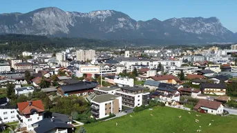 Expose TOPLAGE "EISSTEIN": Grün, Sonne, perfekte Infrastruktur!