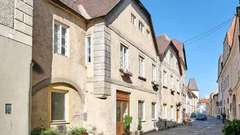 Expose PROVISONSFREI - Charmantes Mehrfamilienhaus- oder Anlegerhaus in Top Lage in der Altstadt von Krems-Stein in Uni Nähe