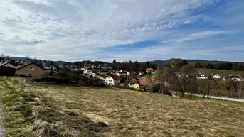 Expose Großzügiges Grundstück in traumhafter Lage von Bad Großpertholz – mit herrlichem Fernblick!