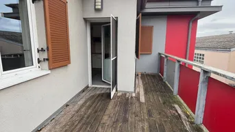 Expose Wunderschöne 54m2 Obergeschoss Wohnung mit 2 Zimmern und Wohn-Essküche und einen großen Balkon