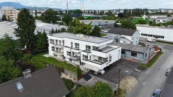 Expose Sonnige Penthouse Wohnung mit großer Terrasse u. Parkplatz. (Schlüsselfertig)