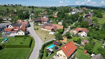 Expose Vierkanthof mit Arkaden – Idyllisches Refugium mit großem Potential in Top-Lage
