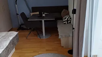 Expose Hochwertige ein Zimmer Wohnung 