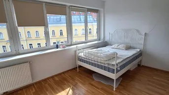 Expose Helles WG Zimmer in perfekter Lage, große Wohnung mit Balkon