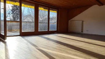 Expose Lichtdurchflutete 4 Zi-Whg mit Balkon