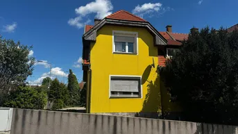Expose Preiswerte und geräumige 5-Zimmer-Doppelhaushälfte mit EBK in Mistelbach
