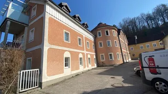 Expose Wohnen auf Zeit in großer, möblierter 4 Zimmer Terrassenwohnung in zentraler Lage in Thalheim bei Wels