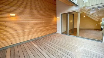 Expose Wohntraum – Großes Wohnzimmer mit Terrasse in ruhiger Seitengasse nahe Mariahilfer Straße!
